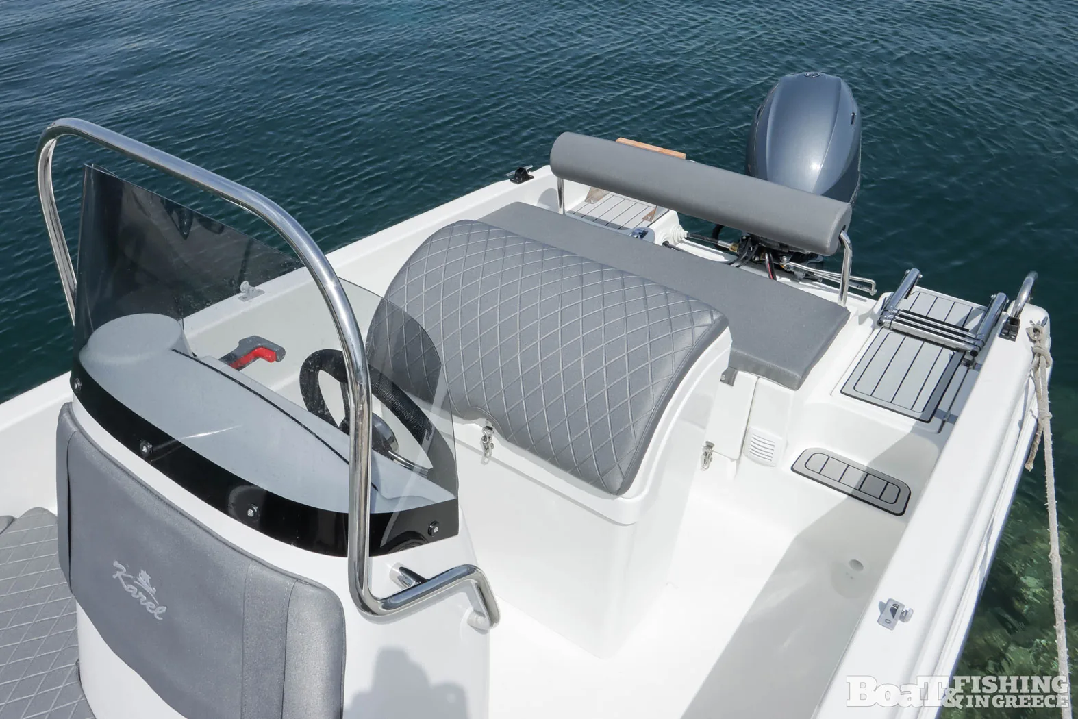 Karel 480 XS Open – kokpit i prostor za sjedenje