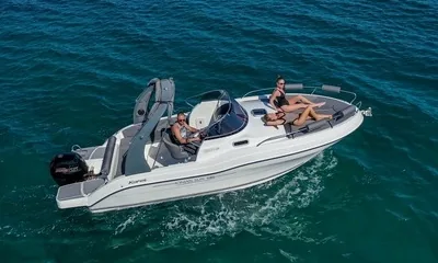 Karel Ionian Sun 680 motorni čamac
