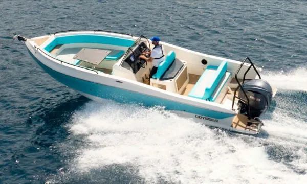Karel Odyssea 750 motorni čamac